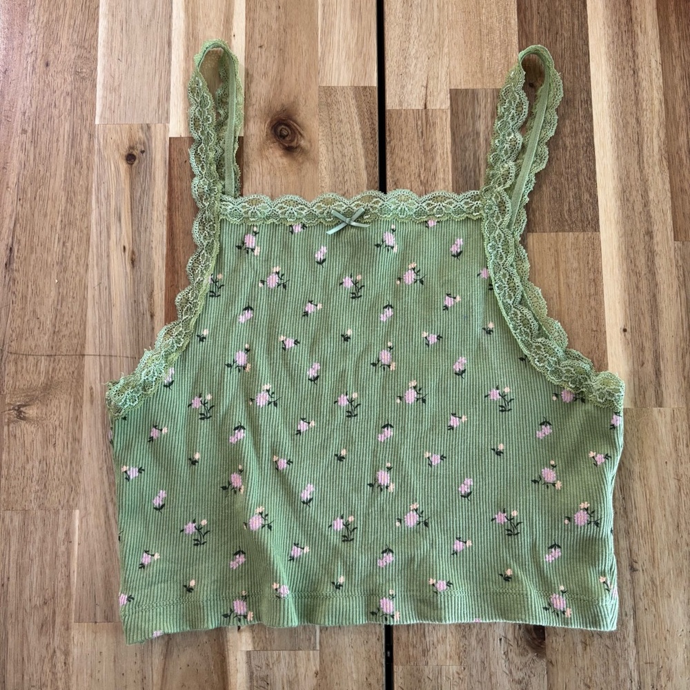 UO l BDG Lace Floral Cami